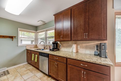 6215 Fairlane Ave, Milwaukee WI  53223-3471 exterior