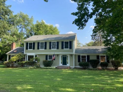 15 Country Club Dr, East Amwell Township, NJ 08551-1902