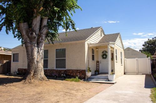 2787 Berkeley Ave, San Bernardino, CA 92405-3305