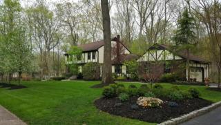 33 Huntley Rd, Holmdel Village, NJ 07733-1845