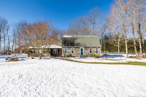 1 Alexis Dr, Manchester, CT 06043-7843