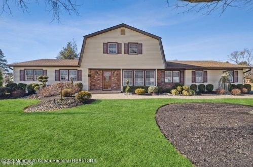 51 Hibernia Way, East Freehold, NJ 07728-2828