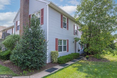 700 Lennox Ct, Lansdale, PA 19446-6702