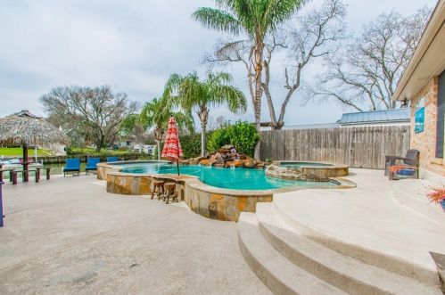 3901 17 St, Texas City TX  77590-4077 exterior