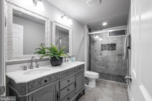 5318 Jacobs Creek Pl, Haymarket VA  20169-6150 exterior