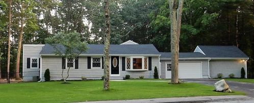 30 Highwood Dr, Coventry RI  02816-8209 exterior