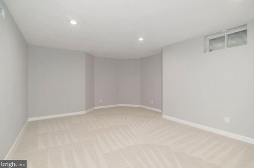 19372 Ml Dm Pl, Leesburg VA 20176-1637 exterior