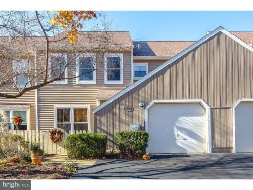 1627 Lakeview Cir, Yardley PA  exterior