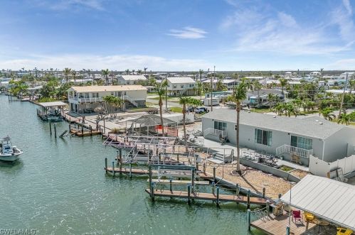 2852 York Rd, Saint James City FL  33956-2295 exterior