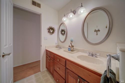 430 Willamette Dr, Vacaville CA  95688-4228 exterior