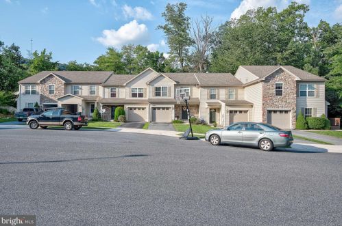 67 Crooked Dr, West Enola, PA 17025-1522