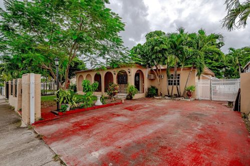 580 3rd St, Hialeah, FL 33010-5314