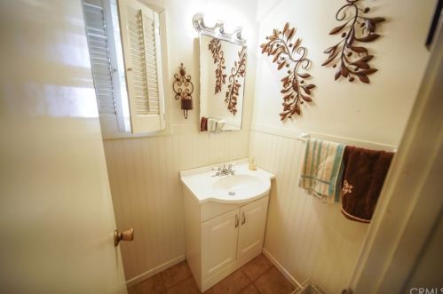 2402 Sycamore St, Anaheim CA  92806-3021 exterior