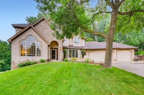 652 Evans Ct, Saint Paul, MN 55126-2315
