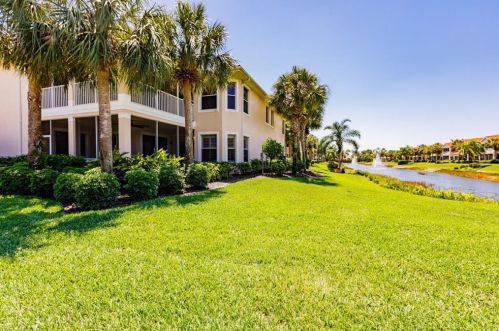 12843 Carrington Cir, Naples FL  34105-5011 exterior