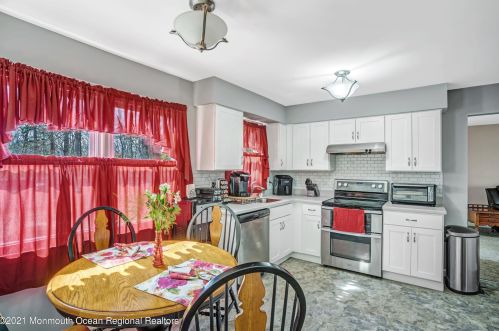 1068 Toms River Rd, Jackson Twp NJ  08527-5240 exterior