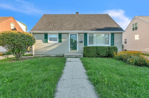 2008 28th St, Kenosha WI  53140-5016 exterior