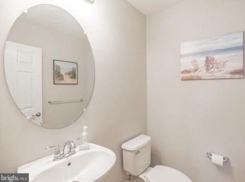 1201 Lexington Mews, Auburn NJ  08085-1318 exterior
