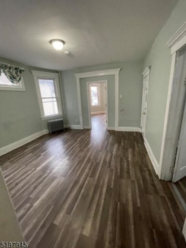 320 Halsted St, East Orange, NJ 07018-2513