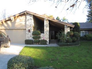 7601 Pack Saddle Ct, Bakersfield CA  93309-1212 exterior