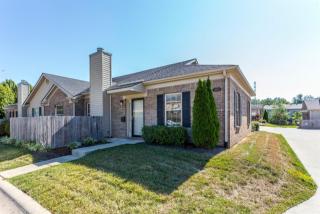 480 Goldon Trophy Trl, Lexington, KY 40514-1775