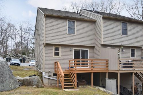77 Niblick Cir, Coventry RI  02816-5787 exterior