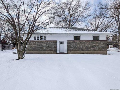 102 Totten Ave, Deer Park, NY 11729-2648