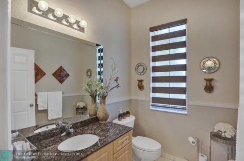 13451 21st St, Hollywood FL  33027-2671 exterior