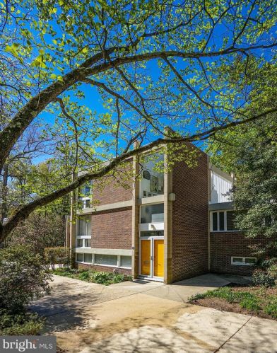 11513 Maple Ridge Rd, Herndon, VA 20190-3604