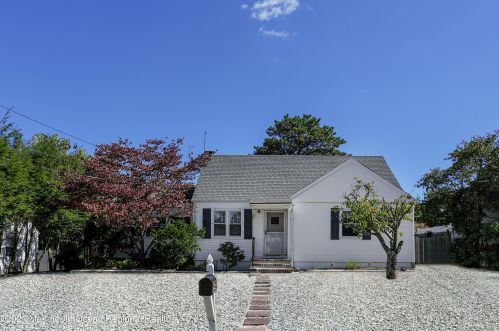 532 Smith Dr, Point Pleasant Beach NJ  08742-5432 exterior