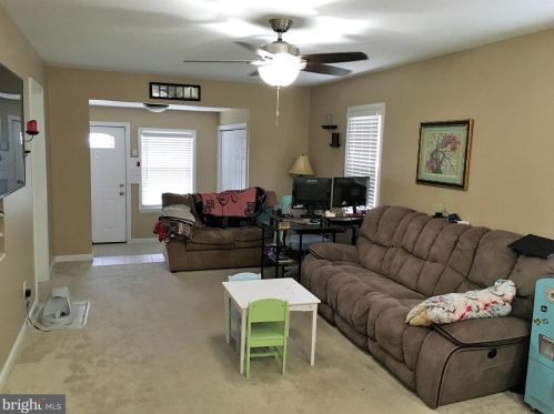 62 Hess Ave, West Deptford, NJ 08096-1647