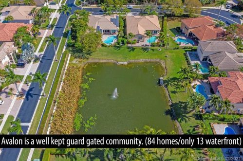 9786 Parkview Ave, Boca Raton, FL 33428-2917