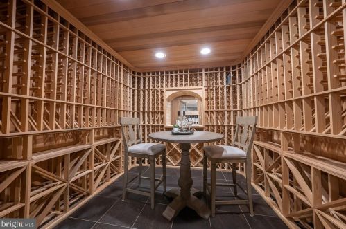 315 Blackburn Dr, Berwyn PA  19312-2801 exterior