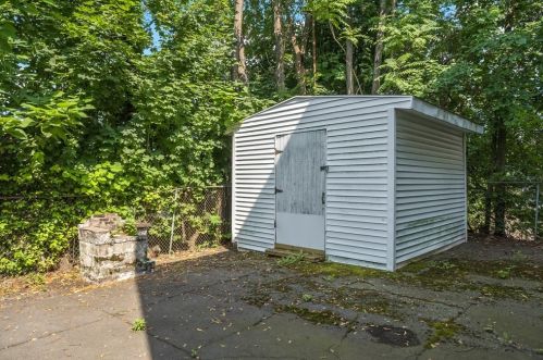 39 Cook Ave, Chelsea MA  02150-1010 exterior