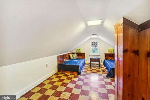 13100 Furnace Mountain Rd, Lovettsville VA  20180-2418 exterior