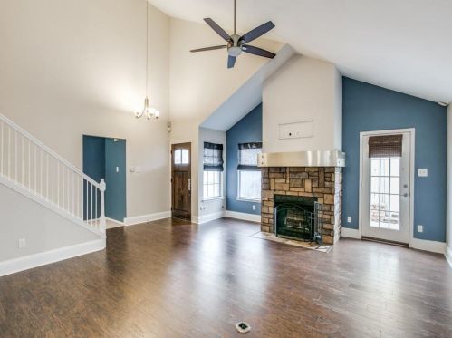 1402 Signet Dr, Euless TX  76040-4165 exterior
