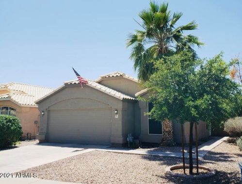 42 Sandstone St, Gilbert, AZ 85234-9011
