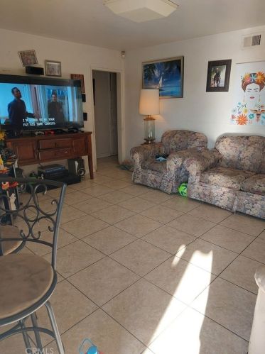 25498 6th St, San Bernardino, CA 92410-4648