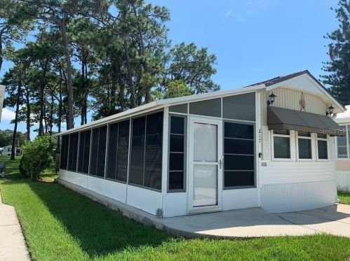 217 Crown Point Dr, Nokomis, FL 34275-1823