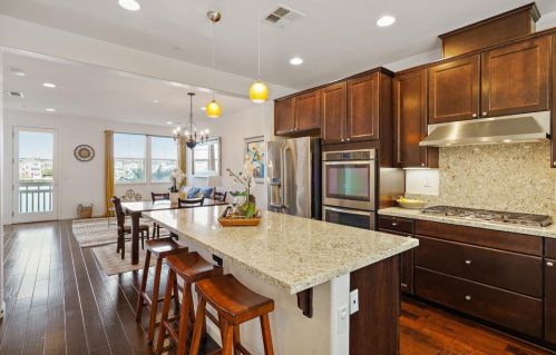 645 Turnbuckle Dr, Redwood City, CA 94063-5613
