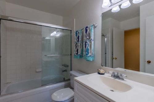 1137 Oddstad Blvd, Pacifica CA  94044-3850 exterior