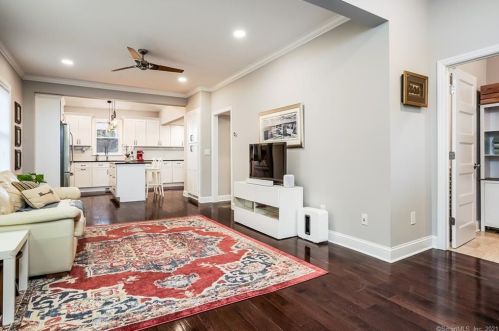 278 Greenwich Ave, Stamford, CT 06902-6711