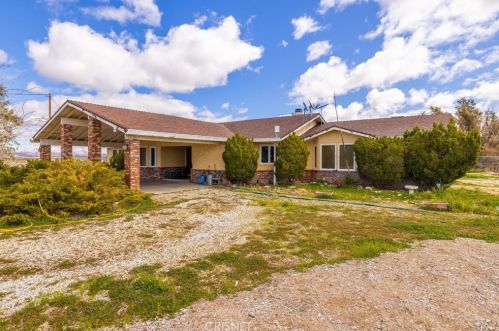 50240 90th St, Lancaster, CA 93536-9406