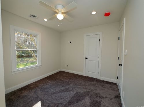 559 Canal Rd, Mount Sinai NY  11766-3304 exterior