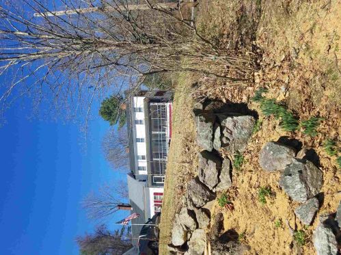 1671 Hopkinton Rd, Hopkinton, NH 03229-2843