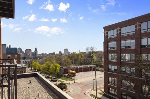 1924 Hubbard St, Milwaukee WI  53212-3740 exterior