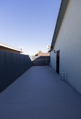 306 Ravenwood Way, Lodi CA  95240-7839 exterior