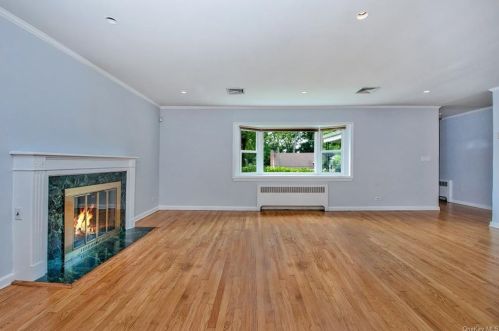 50 Abingdon Ln, Scarsdale NY  10583-6649 exterior