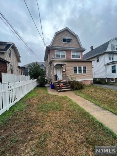65 Willet St, Bloomfield, NJ 07003-5129