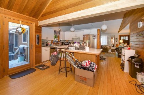 21 Lollypop Ln, Danville NH  03819-5129 exterior